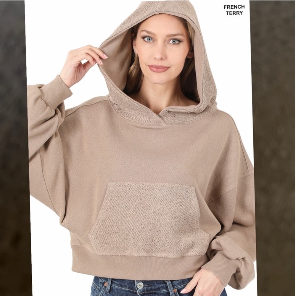 💝Boutique~☁️Cropped/Hooded Sweatshirt☁️ - Picture 2 of 5